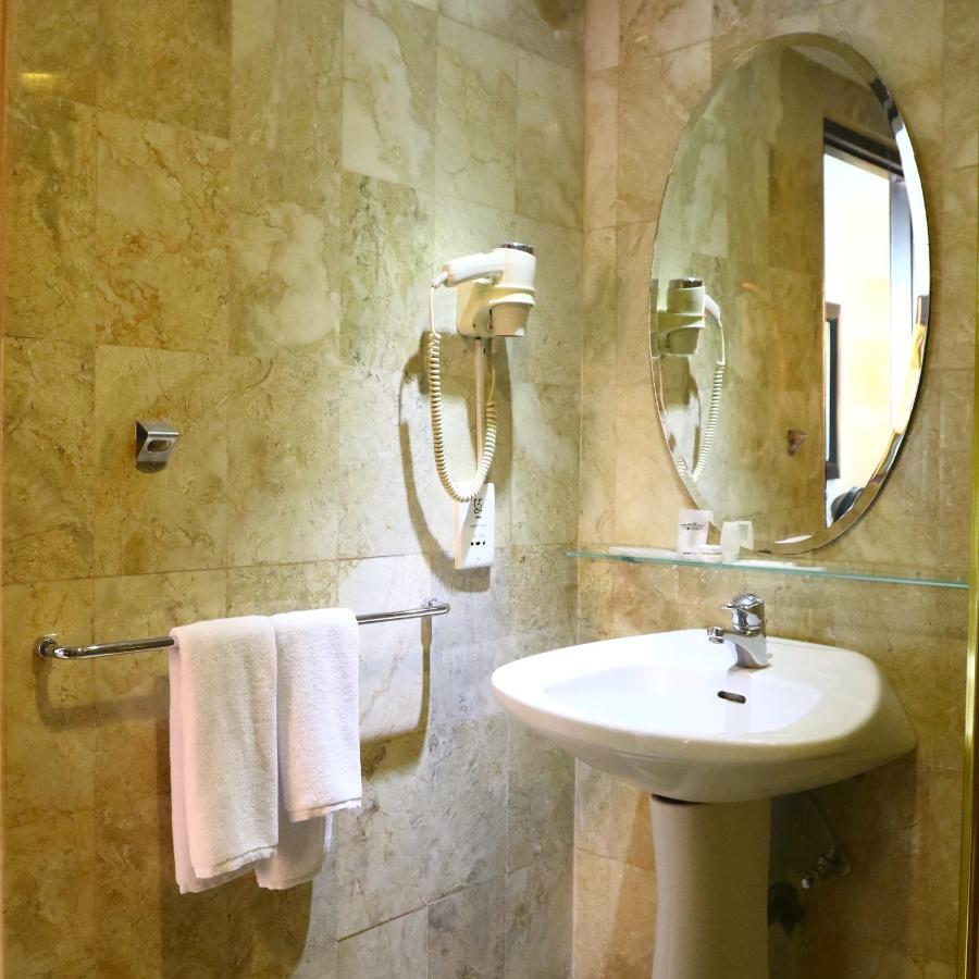 Jakarta Airport Hotel Тангеранг Екстериор снимка
